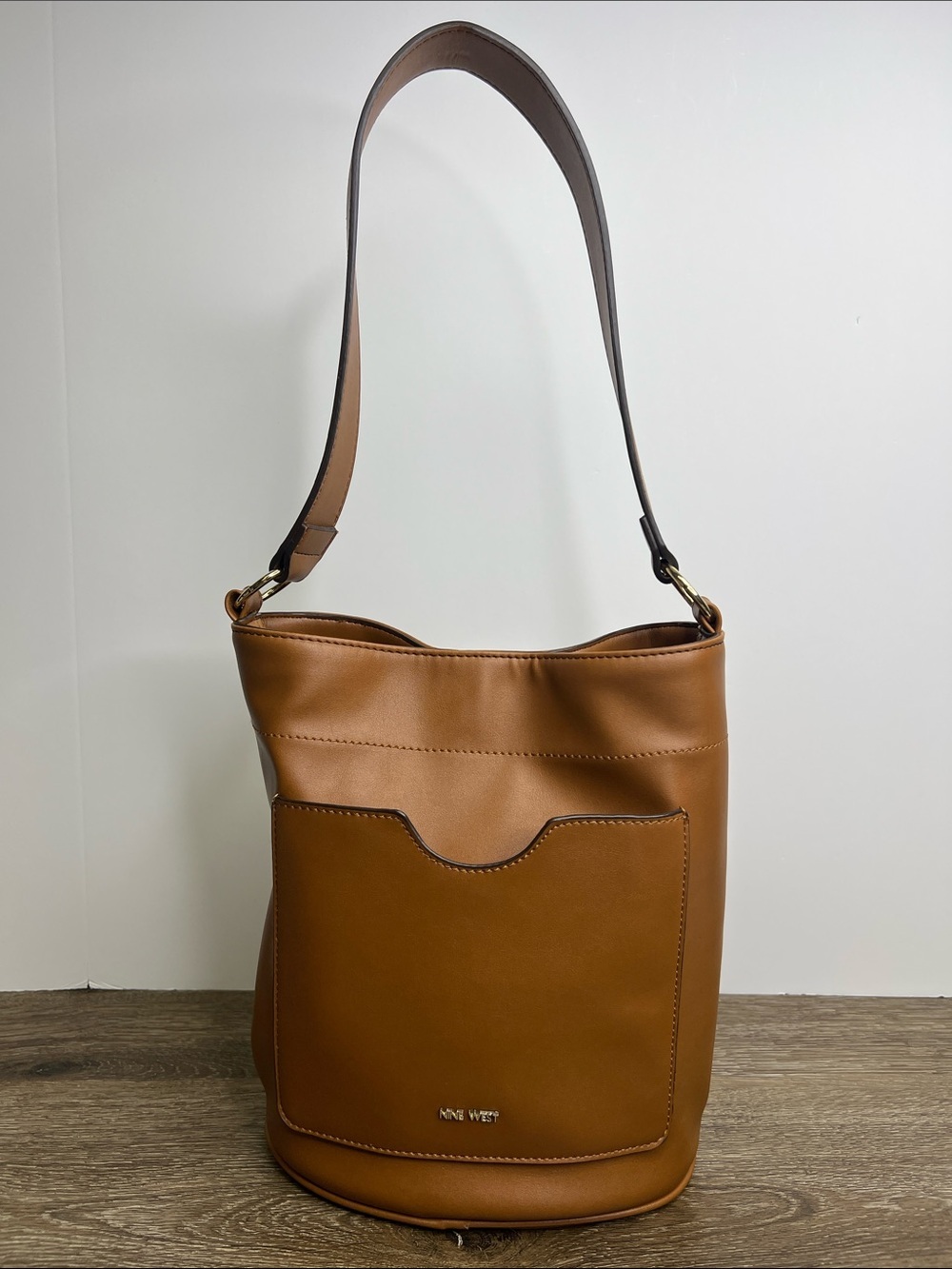 Nine West Cognac Brown Bucket Bag Gold Turn Lock Shoulder Bag Classic Minimalist